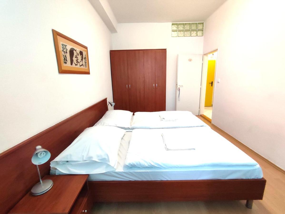 Hotel JURKI Dom Bratislava Buitenkant foto