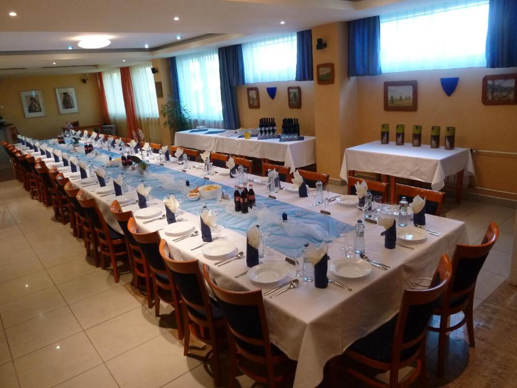Hotel JURKI Dom Bratislava Buitenkant foto