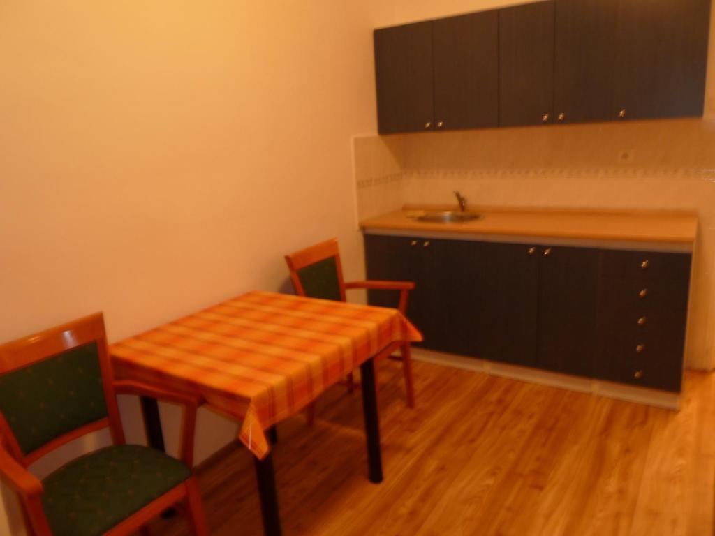 Hotel JURKI Dom Bratislava Buitenkant foto